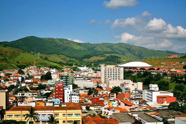 Aparecida é um município situado no estado de São Paulo, fazendo parte da Região Metropolitana do Vale do Paraíba e Litoral Norte, com população estimada em cerca de 32.500 mil habitantes, segundo números do IBGE de 2022, e área de aproximadamente 121 km². 
