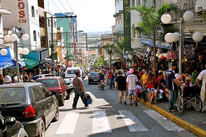 De acordo com o prefeito de Aparecida, Zé Louquinho, do PL, o orçamento atual não consegue suportar sozinho os gastos extras em áreas como limpeza urbana, coleta de resíduos sólidos, manutenção de vias, praças e mobiliário público, além de haver a necessidade de preservação ambiental, ordenamento urbano e sinalização turística. 
