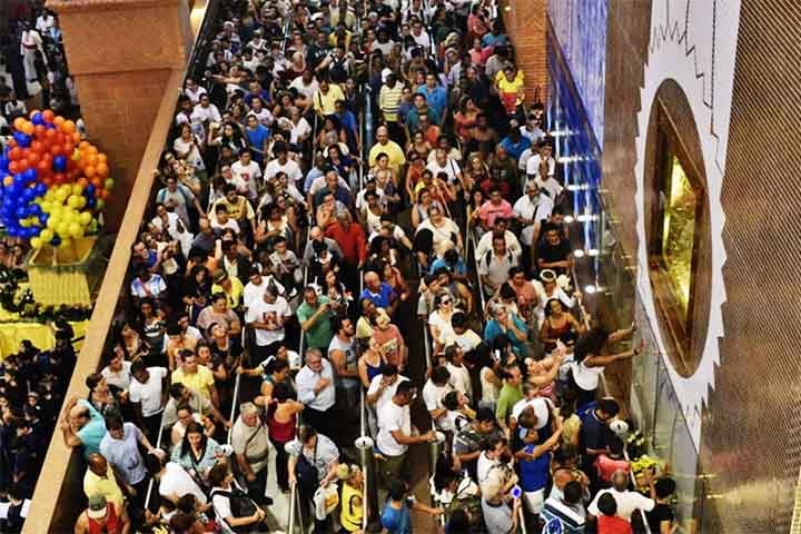 Com o passar do tempo, o lugar cresceu não só como um núcleo urbano, mas como centro de peregrinação. 
