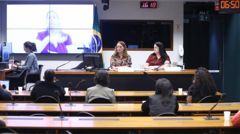 MEC debate sobre obrigatoriedade da inclusão da Libras em toda a educação básica