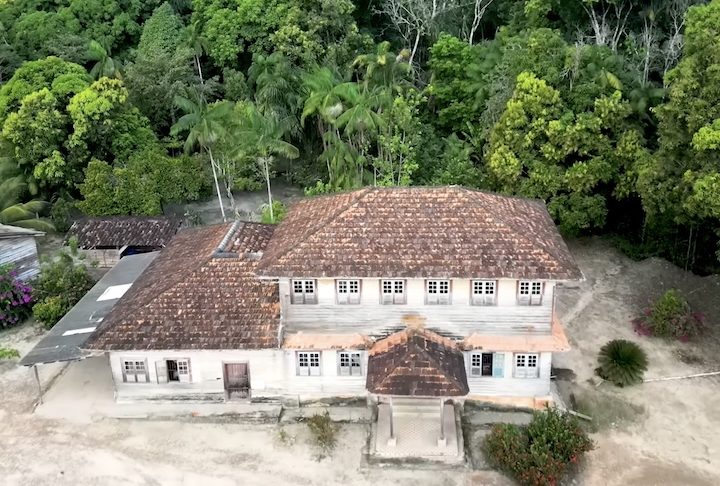 No início, os japoneses estranharam os alimentos, as condições de moradia e a vida no meio da floresta.
