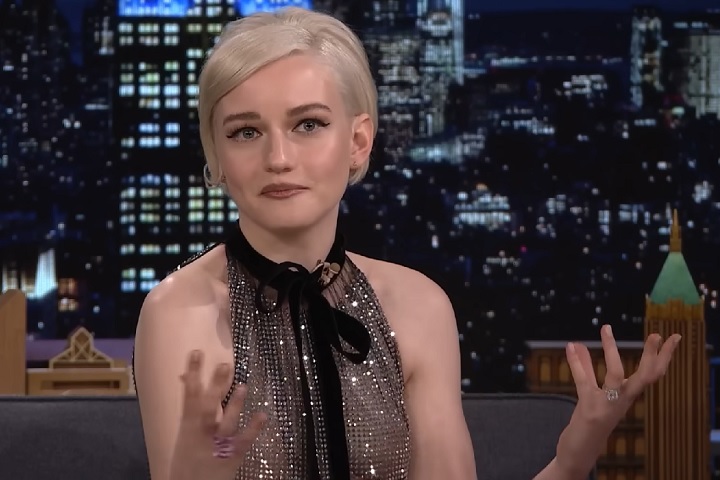 Além disso, ela mencionou o álbum Confessions on a Dancefloor, lançado em 2005, como parte marcante da sua infância.