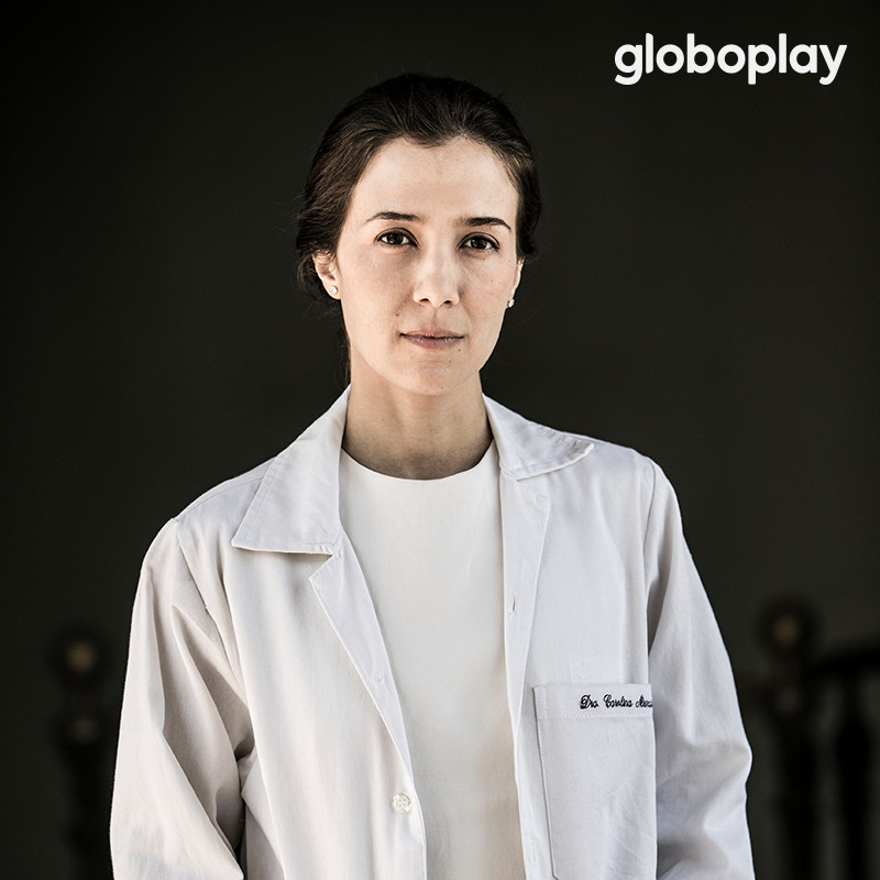 Porém, o grande destaque da carreira veio com a série médica “Sob Pressão” em 2017, da TV Globo. Na produção, ela dá vida à Dra. Carolina, cirurgiã dedicada e emocionalmente intensa, que trabalha em um hospital público do Rio de Janeiro. 
