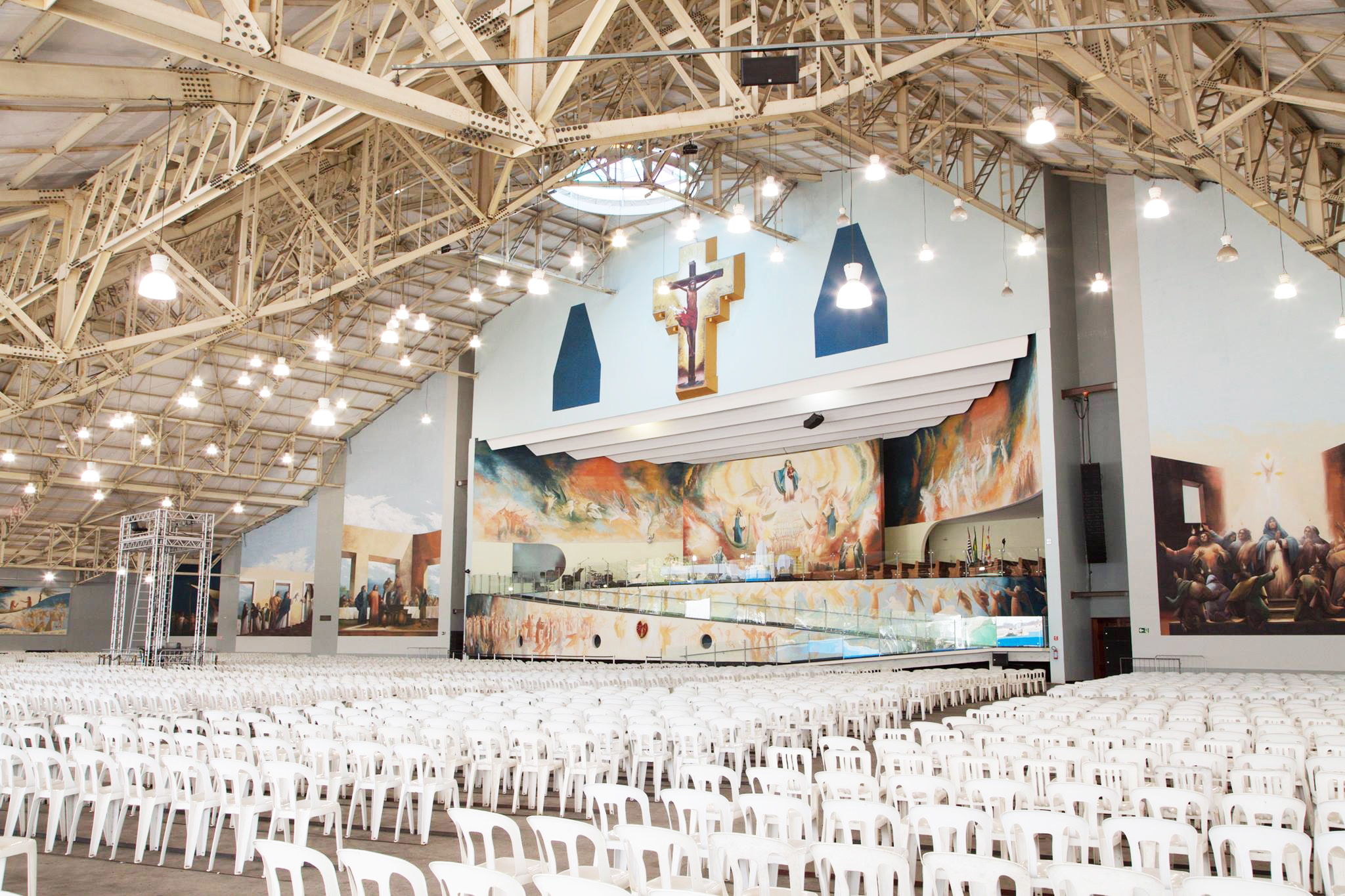 O Padre Marcelo, aliás, foi o idealizador e responsável pela construção do Santuário Theotókos – Mãe de Deus, em 2011. Localizado na Avenida Interlagos, zona sul de São Paulo, é um dos maiores templos católicos do Brasil e foi pensado como um espaço de acolhimento espiritual para milhares de fiéis.