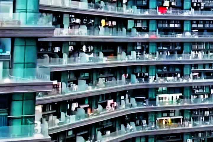 O edifício abriga cerca de 5 mil apartamentos, tem uma altura de 206 metros e aproximadamente 30 mil moradores.


