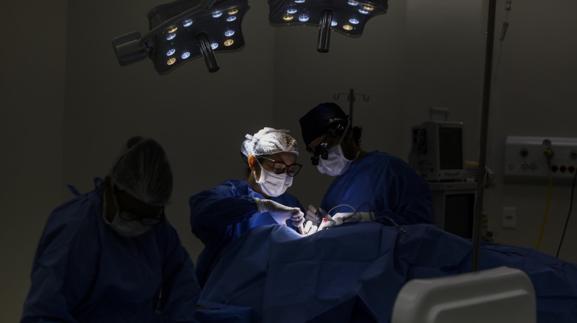 Governo do Ceará promove o Dia C de Cirurgias. Hospital Universitário do Ceará.  