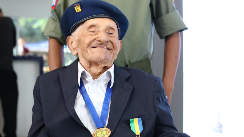 Sargento Jos&eacute; Barbosa Sobrinho na celebra&ccedil;&atilde;o dos seus 108 anos 