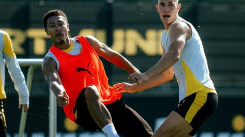 Aurinegros tentam encostar no líder Bayern de Munique, enquanto os visitante buscam dar um salto para sonhar com torneios continentais 