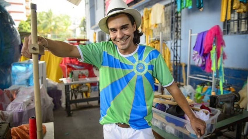 Nome do famoso: André Gonçalves