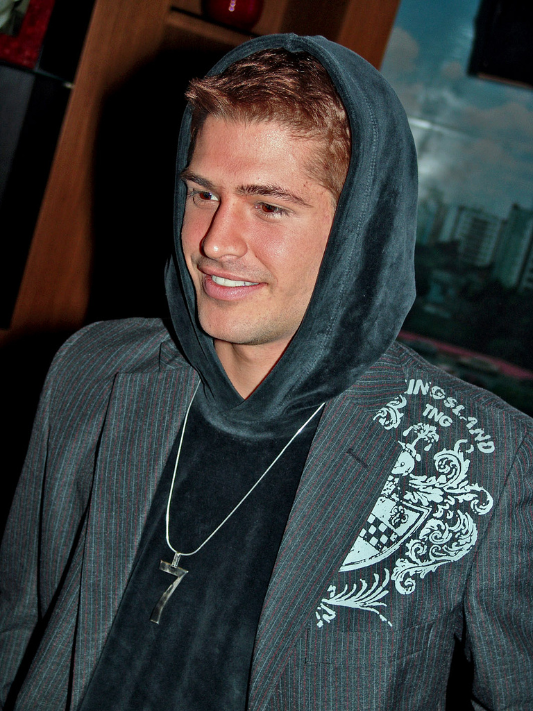 Nome do famoso: Dado Dolabella