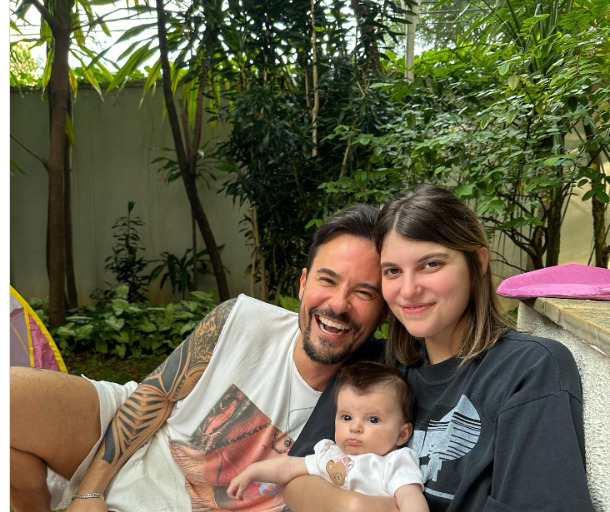 Eles são pais da pequena Manoela, que nasceu em 2023. O ator compartilhou que o relacionamento com Maria Luiza reacendeu sua vontade de ser pai: Esse desejo estava adormecido em mim, estava com 44 anos, mas acreditei nessa possibilidade e veio Manoela. 
