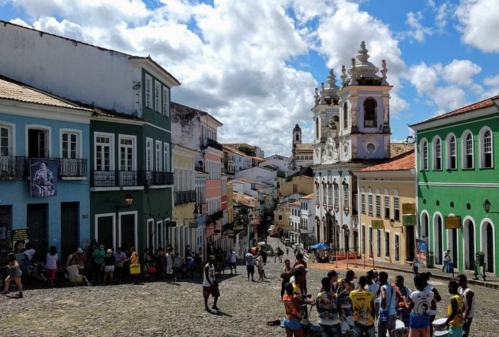 Com uma mistura de história, cultura e música, o bairro foi se tornando um importante destino turístico, atraindo visitantes de todo o mundo.