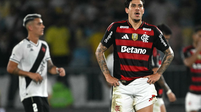 O Flamengo enfrenta o Corinthians pelo Campeonato Brasileiro