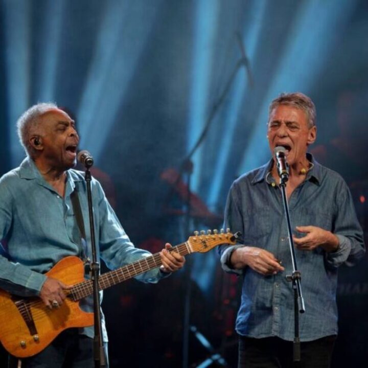 Em setembro de 2024, Chico já tinha vencido uma ação desse tipo. O Tribunal de Justiça do Rio de Janeiro deu ganho de causa a Chico Buarque - ao lado de Gilberto Gil - em ação contra o advogado e apresentador Tiago Pavinatto. 
