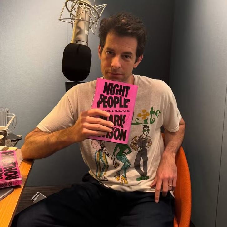 O vencedor do Oscar e produtor musical Mark Ronson, conhecido por sucessos como Shallow (do filme 