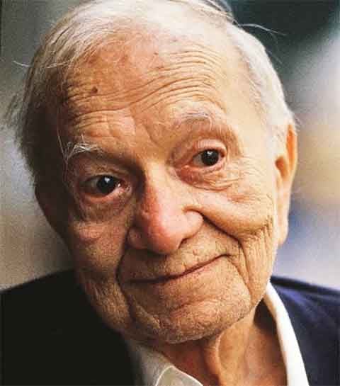 Em 1976, ele recebeu a medalha Negrinho do Pastoreio do Rio Grande do Sul. Já 1980, foi laureado com o Prêmio Machado de Assis, da Academia Brasileira de Letras, pelo conjunto de sua obra; e em 1981 ganhou também o Prêmio Jabuti de Personalidade Literária do Ano. 
