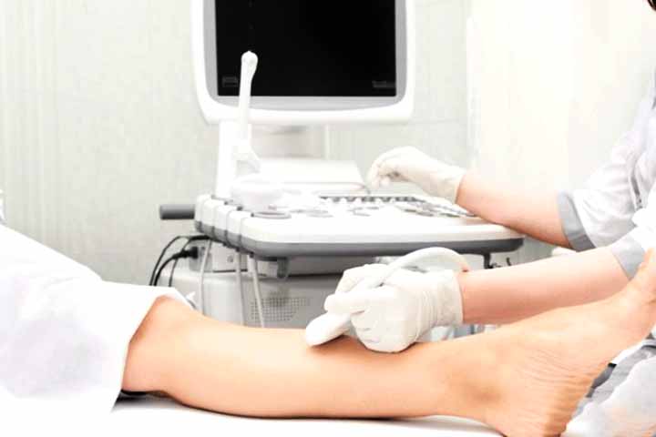 Esse exame avalia a anatomia das veias e a presença de refluxo - fluxo de sangue voltando para baixo. Ele serve também para descartar tromboses.
