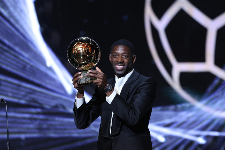 Ousmane Demb&eacute;l&eacute; foi premiado com a Bola de Ouro, da France Football