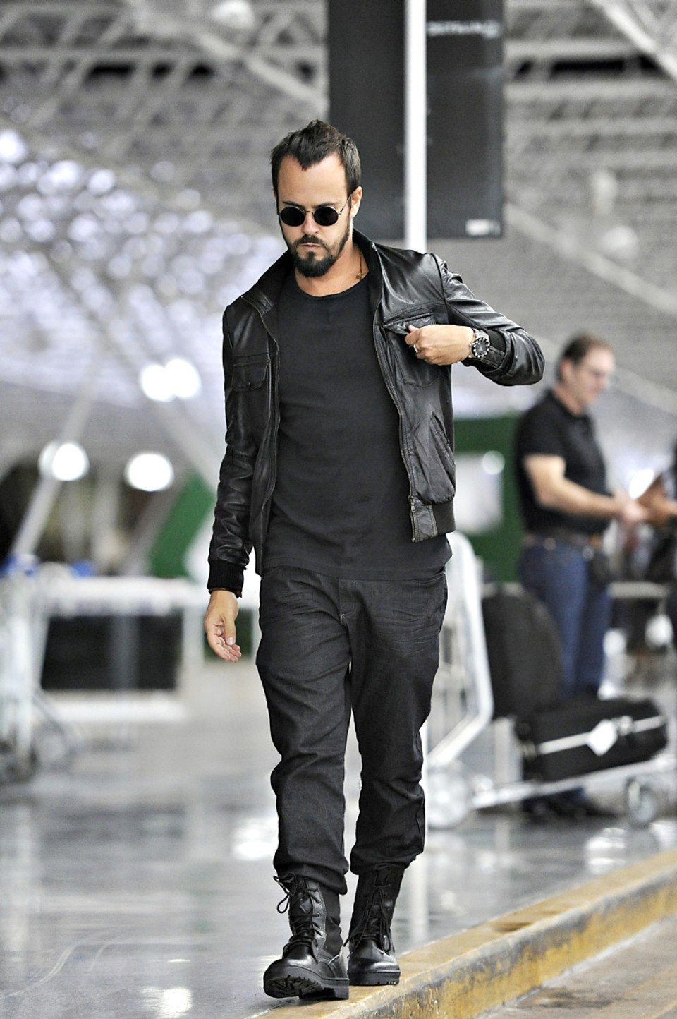 Também atuou em séries, como “A Vida Alheia”, “(Des)Encontros”, “A Teia” e “Treze Dias Longe do Sol”.
