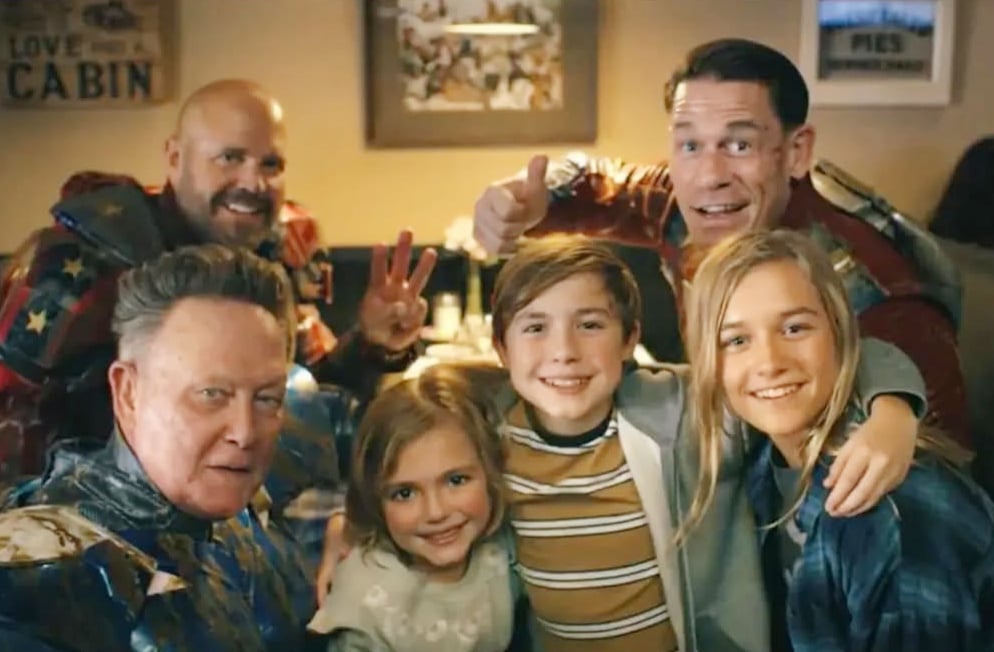 Com mais de 35 anos de uma carreira sólida, versátil e respeitada, marcada por personagens intensos, Robert Patrick não se abala com os desafios físicos e revela uma dedicação admirável à arte de atuar. Prova, assim, que a verdadeira força está na resiliência e na paixão pelo que se faz.