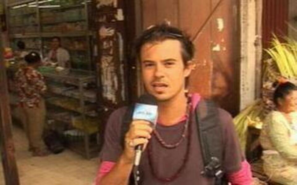 Paralelamente, estreou como repórter no programa Vídeo Show entre 2000 e 2002 da TV Globo.
