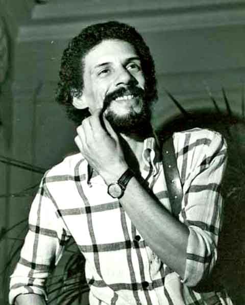 Tragicamente, a vida de Gonzaguinha foi interrompida aos 45 anos por um acidente automobilístico em 29 de abril de 1991. Ele estava em uma estrada no sudoeste do Paraná, entre Renascença e Marmeleiro, voltando de um show em Pato Branco, quando seu carro colidiu com uma caminhonete. 
