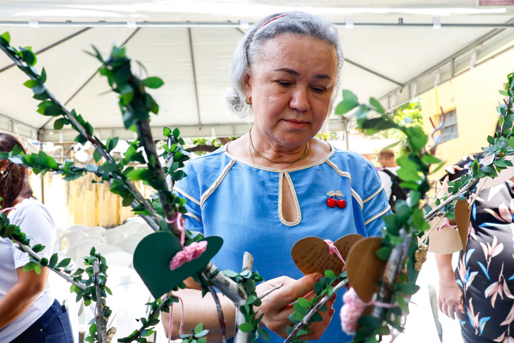 FORTALEZA, CEARÁ,  BRASIL- 23.09.2025: Francisca Irani, Maria da Paz, Giovanni Sousa, Glauciene Rocha. Instituto Dr. José Frota (IJF), promove o 13º Encontro de Famílias Doadoras de Órgãos do IJF. A iniciativa integra as ações do Setembro Verde, mês de conscientização e incentivo à doação de órgãos e tecidos. O evento, promovido pela Comissão Intra-Hospitalar de Doação de Órgãos e Tecidos (CIHDOTT) do IJF, será sediado na Casa Barão de Camocim. .(Daniel Galber/Especial para O POVO)