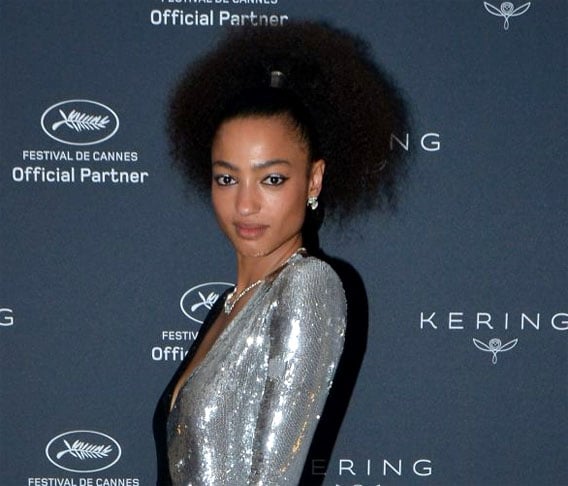 MAGAAJYIA SILBERFELD - Nascida em Paris em 30/8/1996, começou a carreira em teatro, aos 11 anos. Estreou em cinema em 2011 em La Lisière. Curadora do Festival de Cinema de Fribourg em 2019, ela apresentou um filme dirigido por sua mãe, a cineasta nigeriana Rahmatou Keïta.