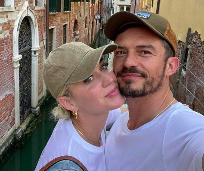 As imagens de Katy Perry às lágrimas e fazendo um gesto de coração antes de cantar o hit “Firework” provocaram ainda mais consternação diante de boatos de que Orlando Bloom já tem um novo affair. 

