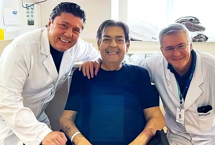 Os transplantes foram realizados no Hospital Albert Einstein, em São Paulo. Com a saúde delicada, Faustão já havia passado por um transplante de coração em 2023 e um de rim em 2024.