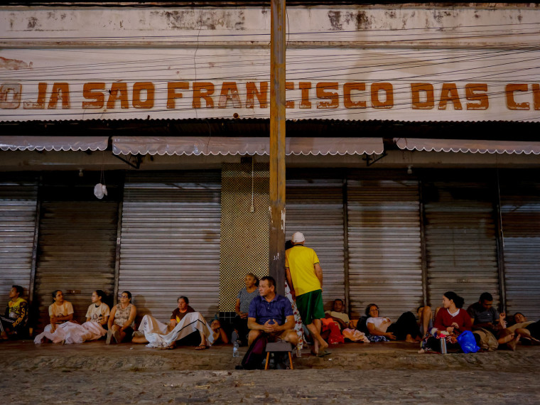 CANINDÉ, CE, BRASIL, 24-09-2022:  Festejos de São Francisco em Canindé, pessoas fazendo perigrinação ate chegar na Basílica de São Francisco de Canindé. (Foto:Aurelio Alves / Jornal O POVO)