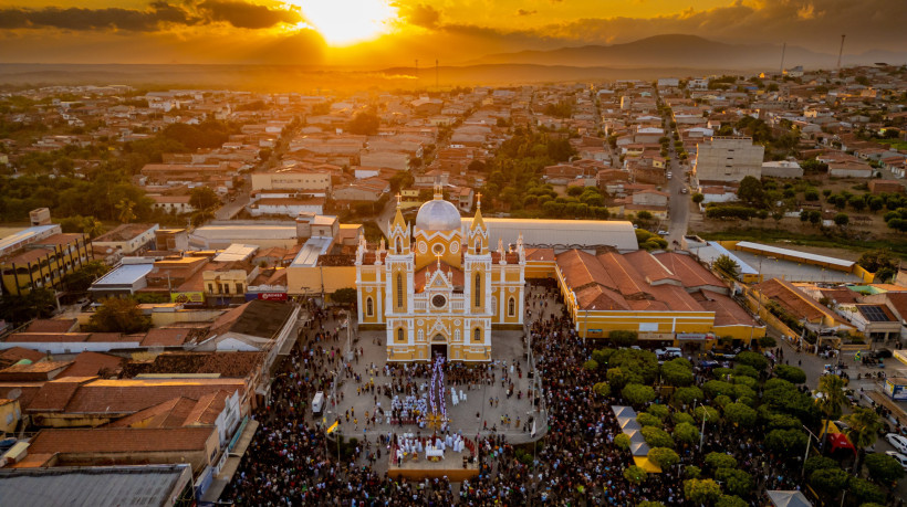 As cidades ficam localizadas no sul, sert&otilde;es, centro-sul, norte e noroeste cearenses