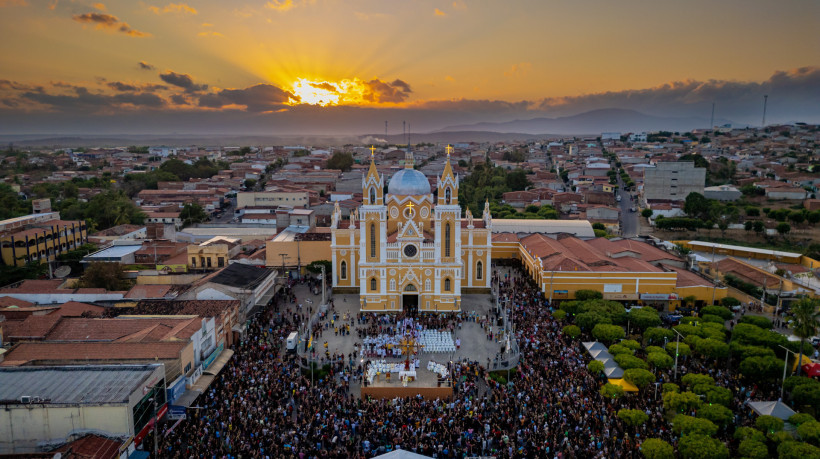 Abertura com missa ao nascer do sol em Canindé