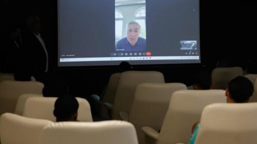 Integrantes da comissão técnica da Seleção Masculina Principal marcaram presença durante o treino antes da competição da categoria