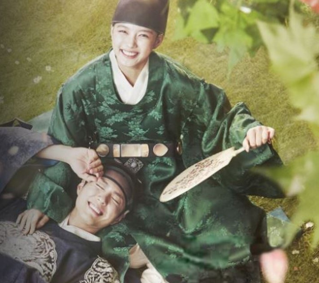 Em 2016, encarnou um príncipe herdeiro de Joseon em Love in the Moonlight.