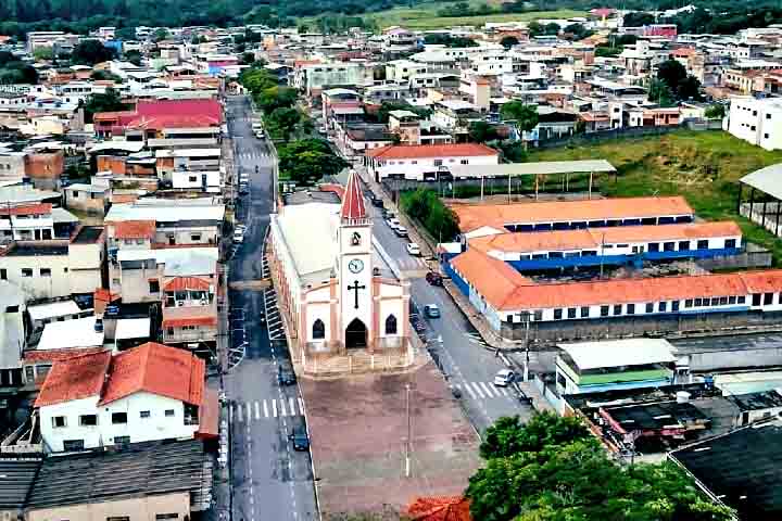 Santa Cruz de Minas possui tradições marcantes e tem como uma de suas características a hospitalidade de sua população. 