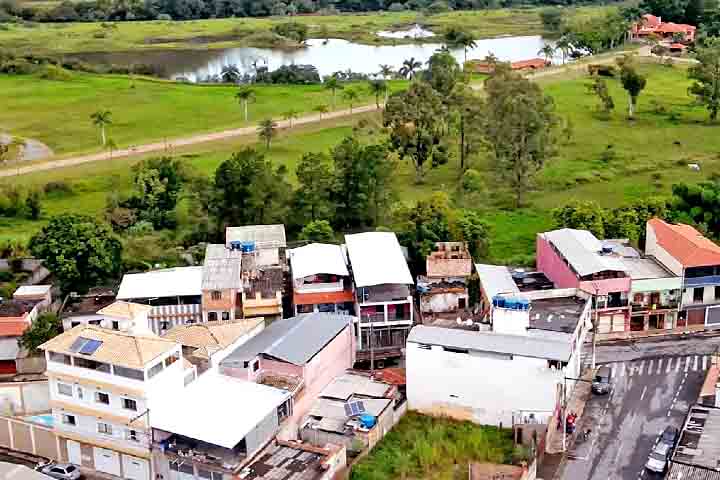 O município, que apesar do tamanho possui uma rica história por sua localização, tem somente 3,565 km². Para se ter uma ideia, Belo Horizonte, a capital mineira, tem 331,354 km².
