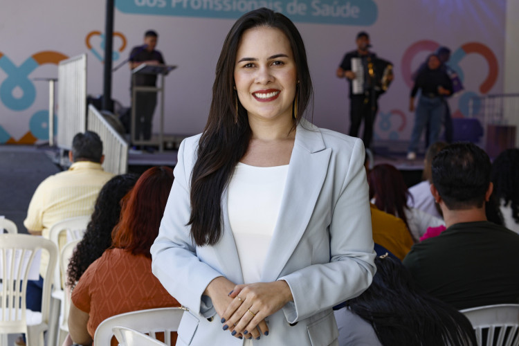 FFORTALEZA, CEARÁ,  BRASIL- 15.09.2025: Sabrina Medina, 26 - médica. O prefeito de Fortaleza, Evandro Leitão, empossa, nesta quinta-feira (25/9), 331 aprovados no concurso público para a extinta Fundação de Apoio à Gestão Integrada em Saúde de Fortaleza (Fagifor), realizado em 2024. A solenidade de posse será na Estação das Artes. (Daniel Galber/Especial para O POVO)