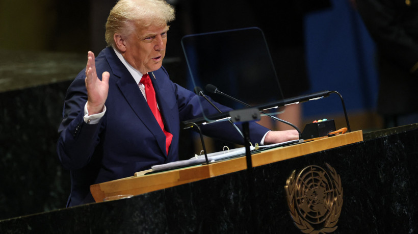 O presidente republicano lidera uma ofensiva tarifária que pretende reduzir o déficit comercial dos Estados Unidos