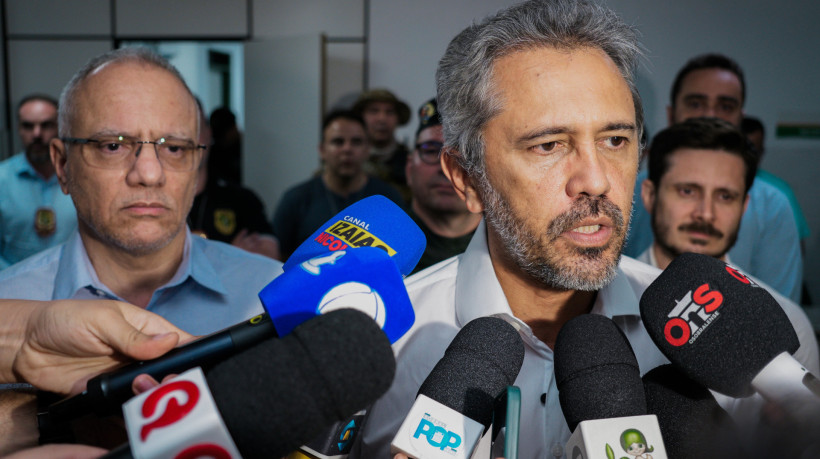 FORTALEZA, CEARÁ, BRASIL, 25-09-2025: Coletiva de imprensa sobre o ataque em escola de Sobral, com o Governador do Estado do Ceará, Elmano de Freitas, e o Secretário de Segurança Pública, Roberto Sá. A coletiva foi realizada na Delegacia Regional de Sobral. (Foto: Fernanda Barros/ O Povo)