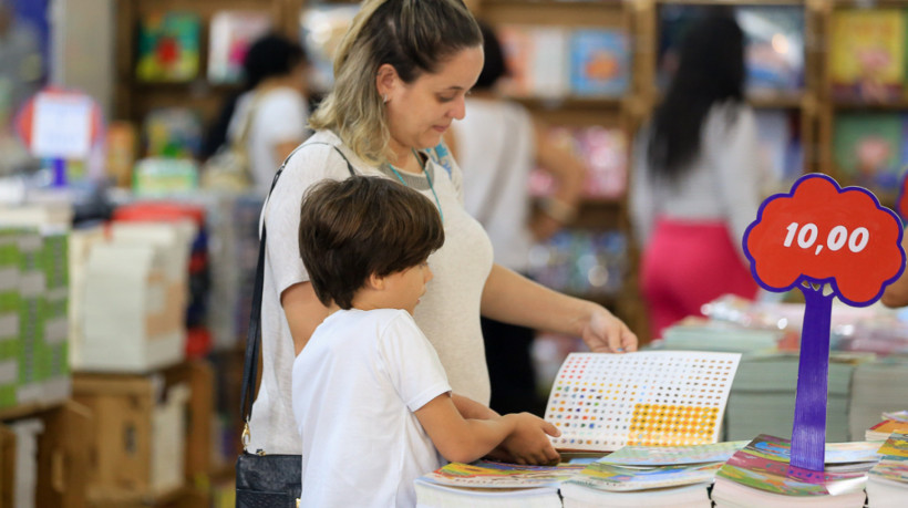Entre rodas de conversa, lançamentos de livros, palestras, bate-papo com autores, painéis de fãs e outras atividades, confira os destaques da programação da Bienal de Pernambuco