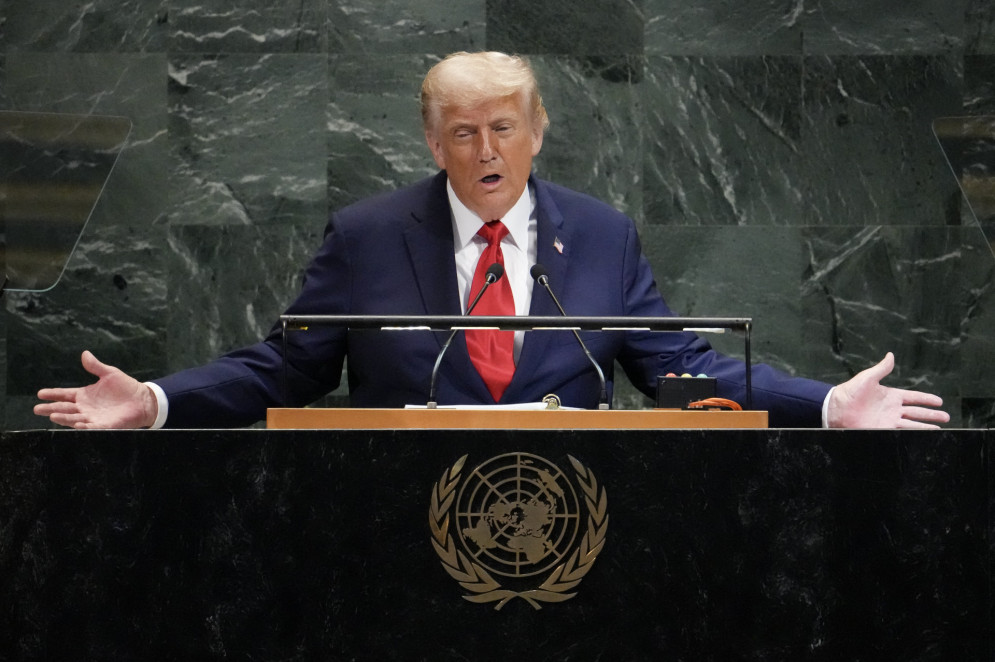 O presidente dos EUA, Donald Trump, faz comentários na Assembleia Geral das Nações Unidas na sede da ONU em Nova York, em 23 de setembro de 2025(Foto: TIMOTHY A. CLARY / AFP)