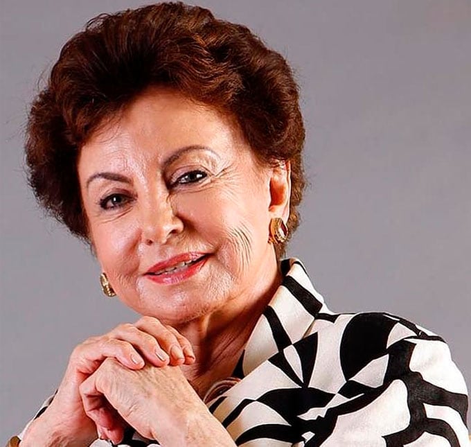 A revelação de que Odete (Beatriz Segall) dirigia o carro naquela noite só ocorreu posteriormente, por meio da antiga empregada da família, interpretada por Zilka Salaberry.