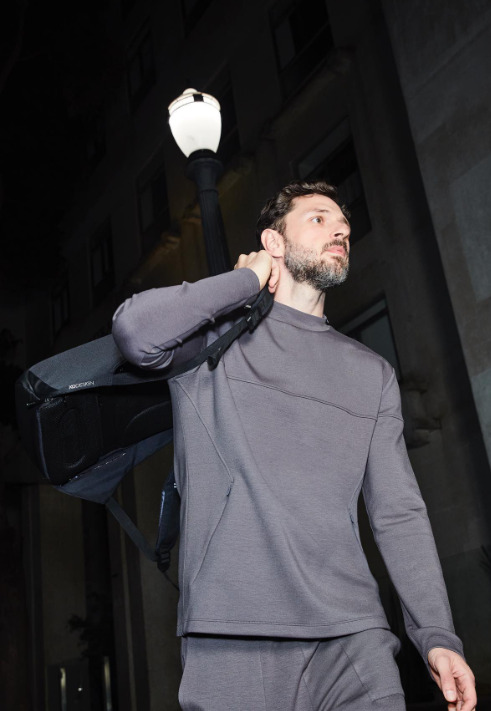 Sobre a carreira musical, Guilherme declarou ao site RG: “Quero muito! Vai rolar... Acho que à medida que vou crescendo e formando o artista que sou, isso deve fluir junto.”
