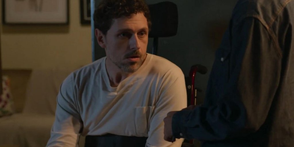 Mas quem é Guilherme Magon? O ator vem se destacando e emocionando o público como Leonardo, o herdeiro escondido de Odete Roitman nesta nova versão de “Vale Tudo”.
