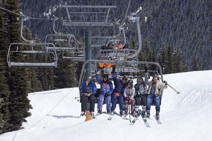 Essa mudança permitiu aos visitantes o uso do Ikon Pass, um dos passes de temporada mais populares entre esquiadores na América do Norte.