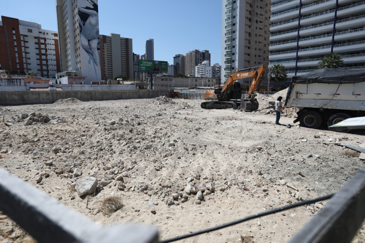 FORTALEZA-CE, BRASIL,26.09.2025: Obra da UFC no hotel São Pedro.  (Fotos Fabio Lima)