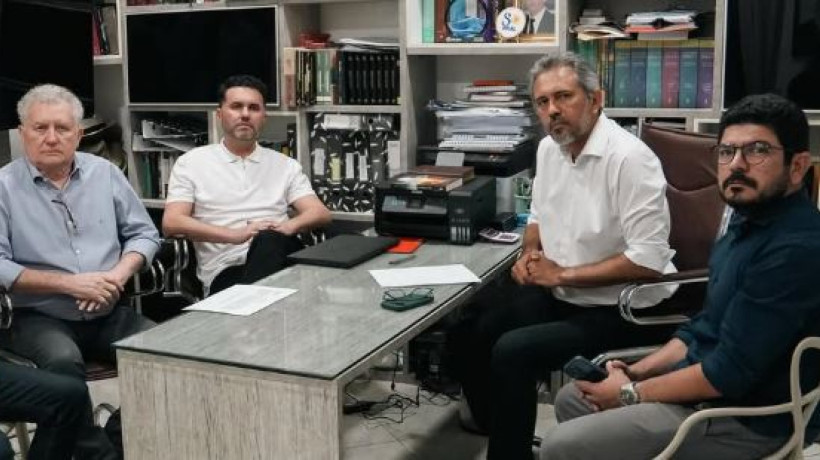 Tanto Oscar Rodrigues quanto Elmano destacaram nas redes sociais o encontro realizado em Sobral