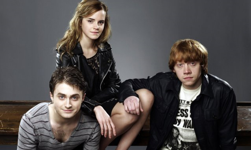 Emma falou também sobre as dificuldades de fazer amigos em Hollywood após o fim da saga “Harry Potter”. Ela descreveu o set como uma grande família e com forte senso de comunidade. No entanto, em outras produções, a realidade foi diferente, e a atriz confessou ter se decepcionado.
