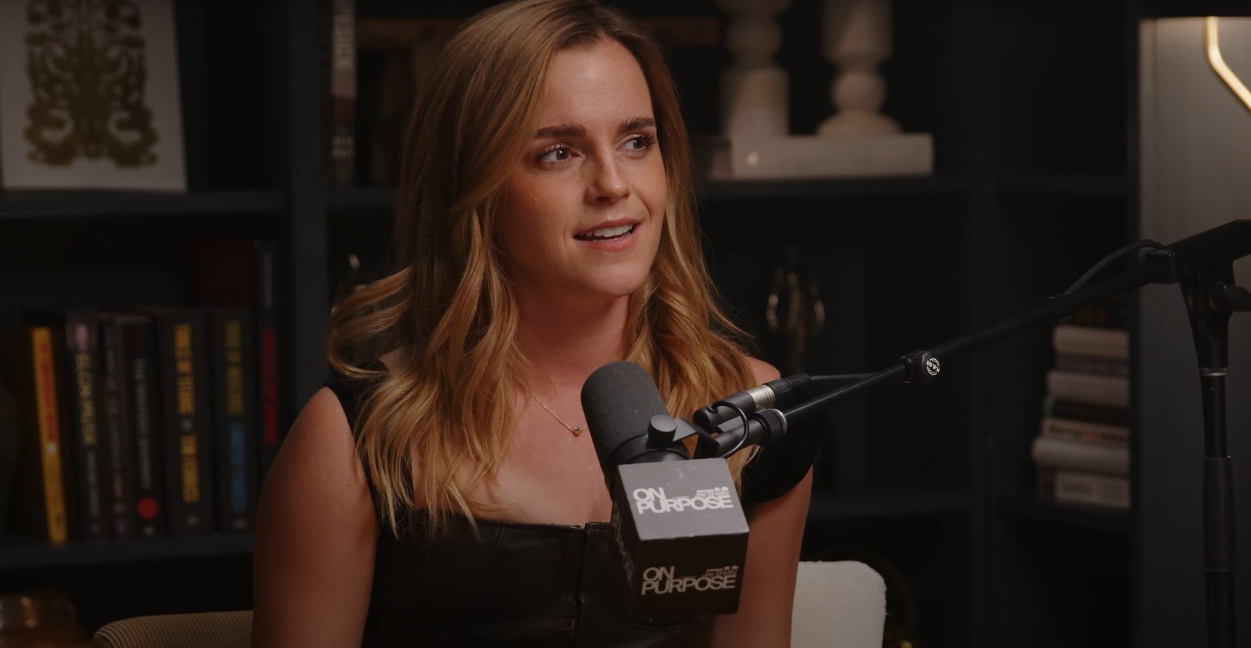 Até que em setembro de 2025, Emma reapareceu e concedeu duas entrevistas, uma ao Podcast “On Purpose With Jay Shetty” e outra à revista “Hollywood Authentic”, e contou o motivo de seu afastamento, além de outras revelações sobre sua vida e carreira. Confira a seguir as principais declarações da atriz.
